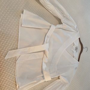 Vineyard Vines blouse with tie sash and sleeves
